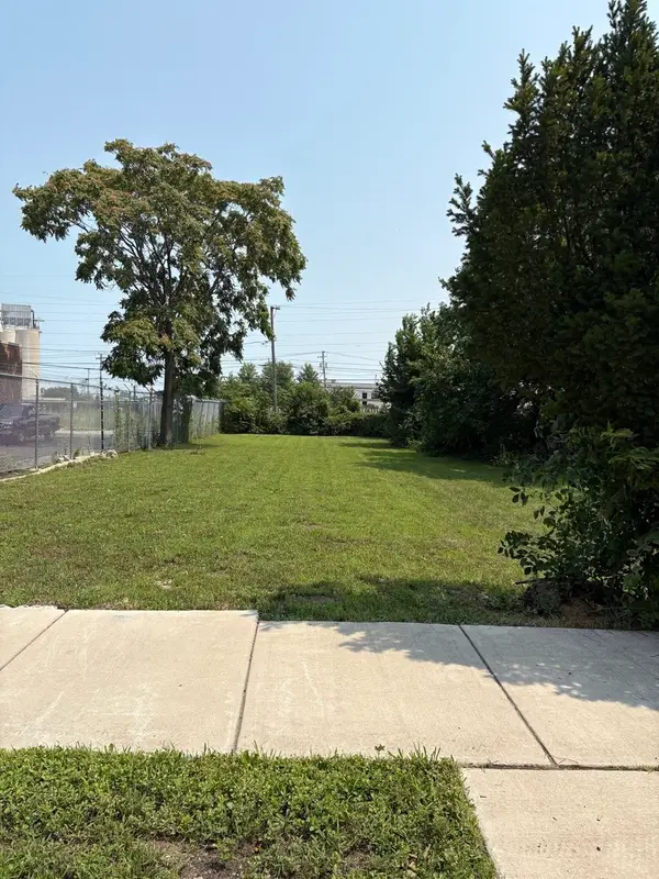 10257 S Commercial Avenue, Chicago, IL 60617