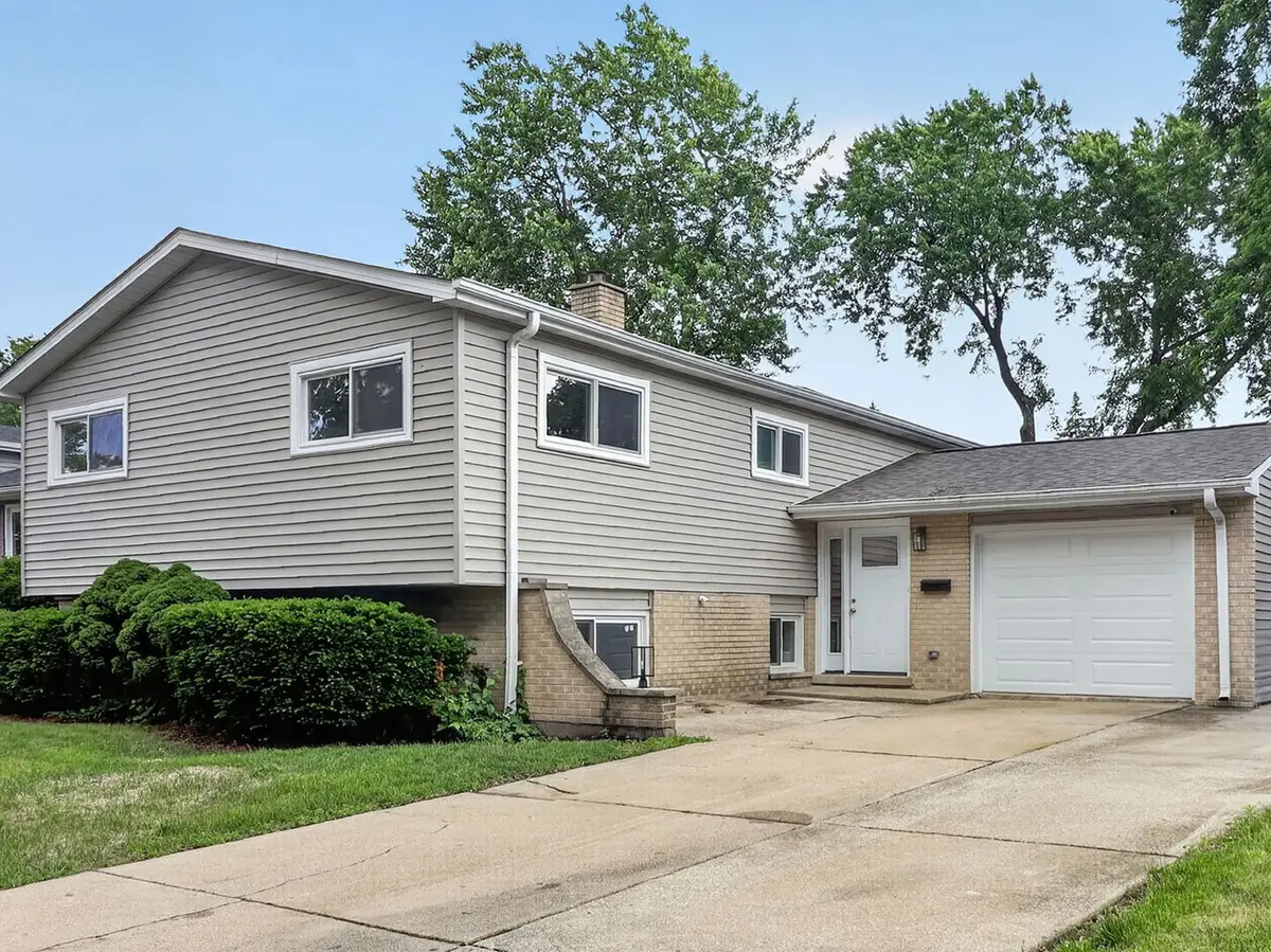 235 Norman Court, Des Plaines, IL 60016 - #1