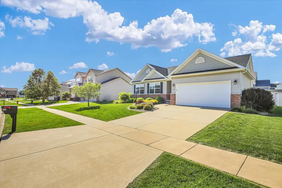 1618 Hunters Ridge Court, Mahomet, IL 61853 - #2