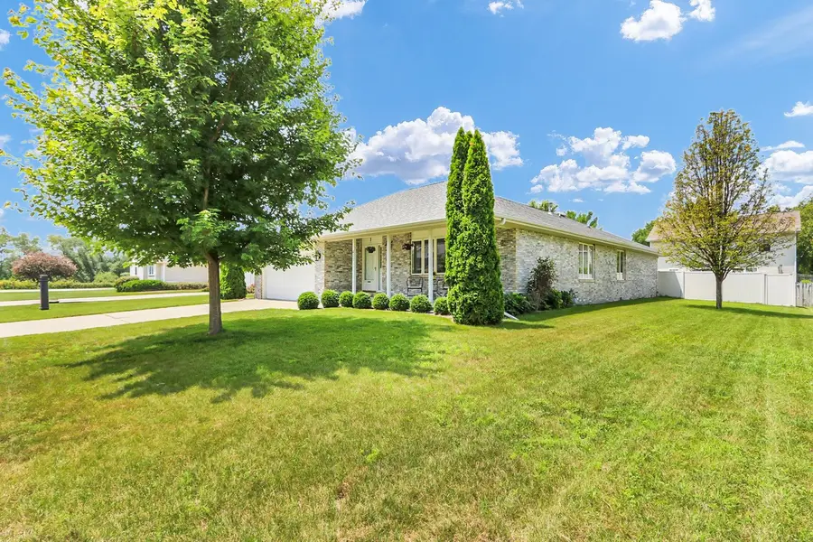 403 N Cedar Drive, Saint Joseph, IL 61873 - #3