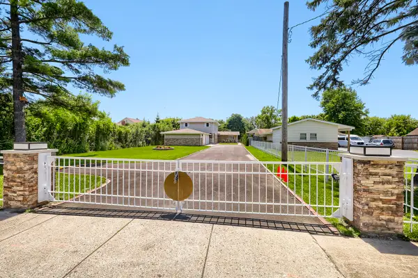 1325 E Lake Avenue, Glenview, IL 60025