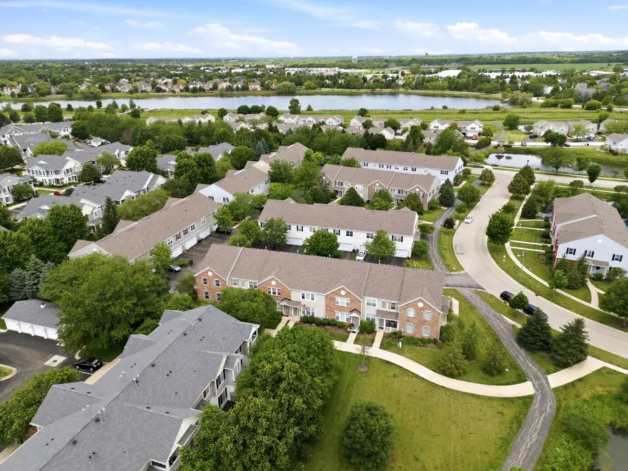 185 Springbrook Trail S, Oswego, IL 60543 - #2