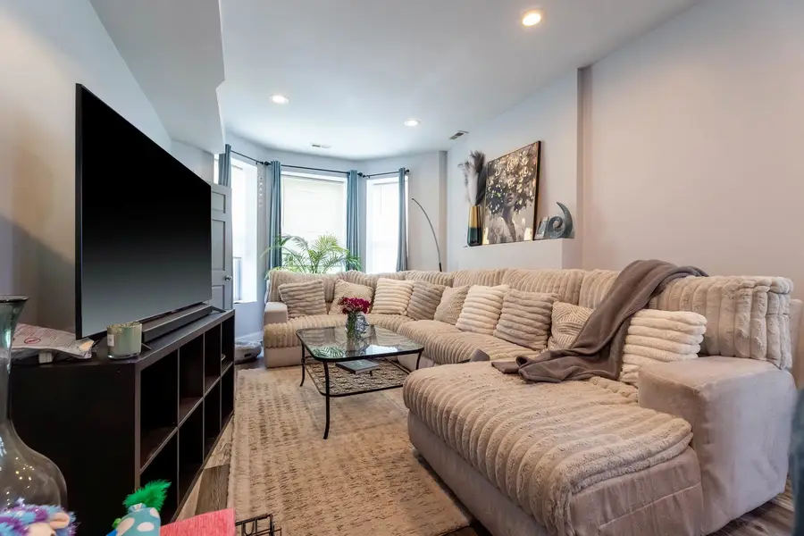 6504 S Maryland Avenue, Chicago, IL 60637 - #3
