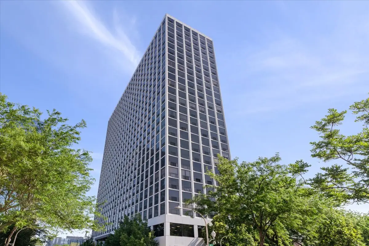 4343 N Clarendon Avenue #2304, Chicago, IL 60613 - #1