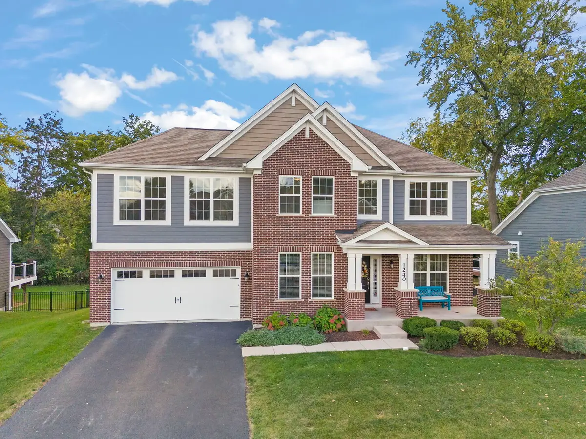 1240 W Thomas Road, Wheaton, IL 60187 - #1