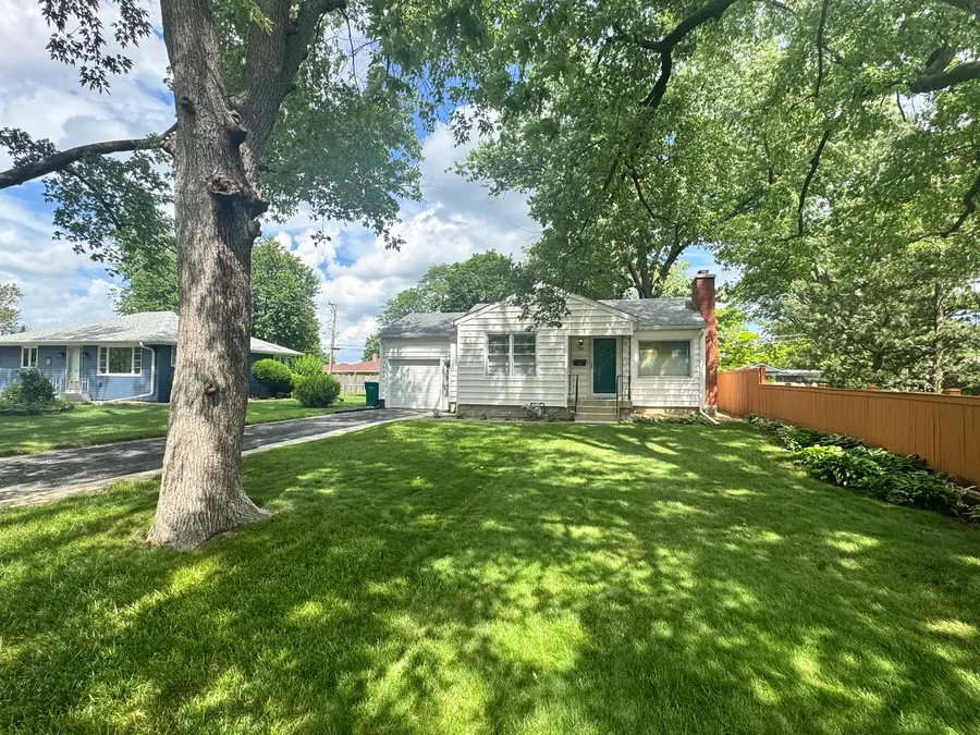 704 Woodlawn Avenue, Joliet, IL 60435 - #3