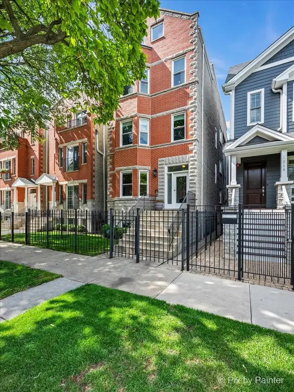 1520 W Henderson Street #1, Chicago, IL 60657
