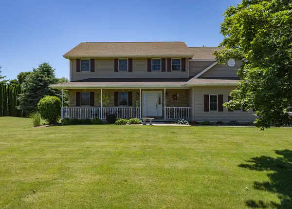 881 Pheasant Run Road, Clinton, IA 52732
