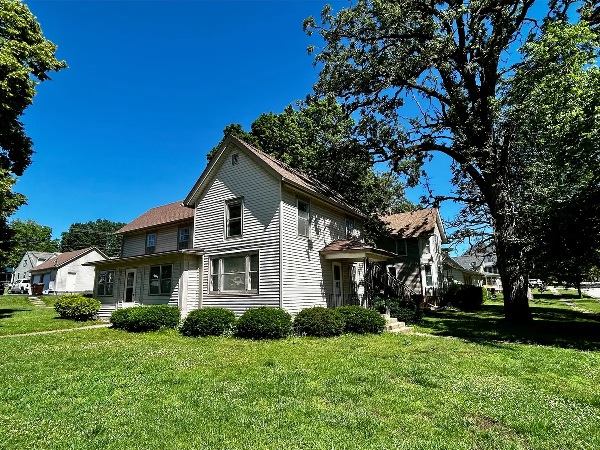 126 E 6th Street, Pecatonica, IL 61063 - #1