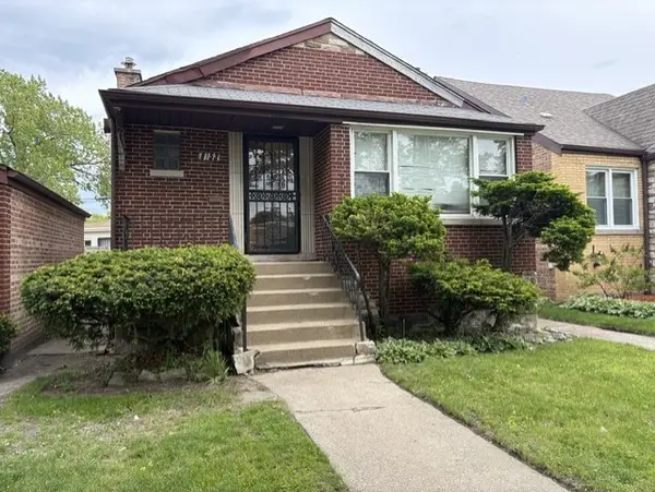 8153 S Marquette Avenue, Chicago, IL 60617