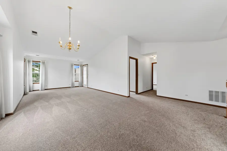 208 Chesterfield Court #B, Schaumburg, IL 60193 - #3