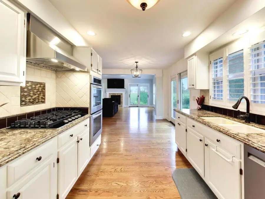 1605 Crowfoot Circle S, Hoffman Estates, IL 60169 - #3