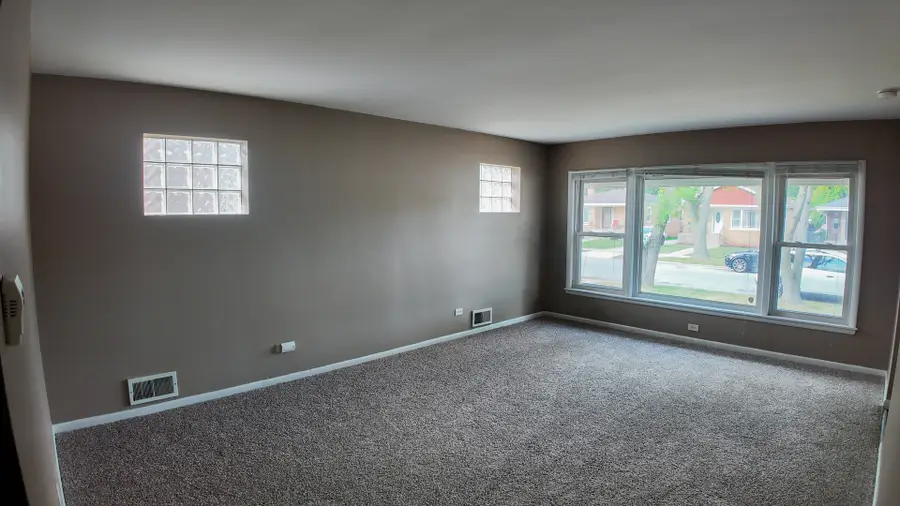 15501 Maryland Avenue, Dolton, IL 60419 - #3