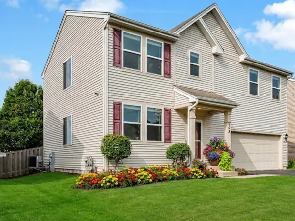 758 Dover Street, Pingree Grove, IL 60140