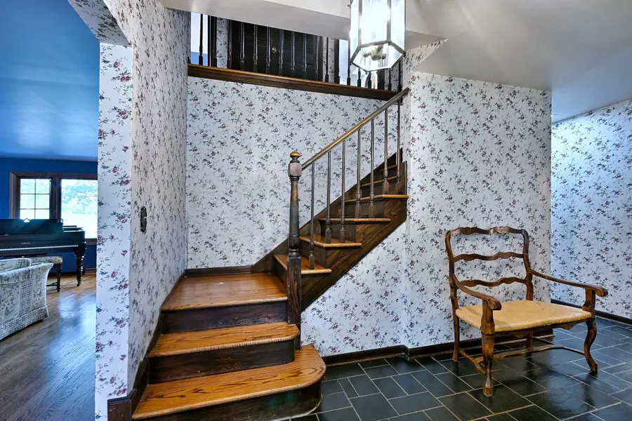 776 S Stuart Avenue, Elmhurst, IL 60126 - #2