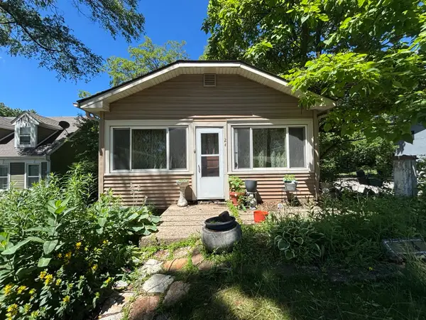 24 S Hickory Avenue, Fox Lake, IL 60020