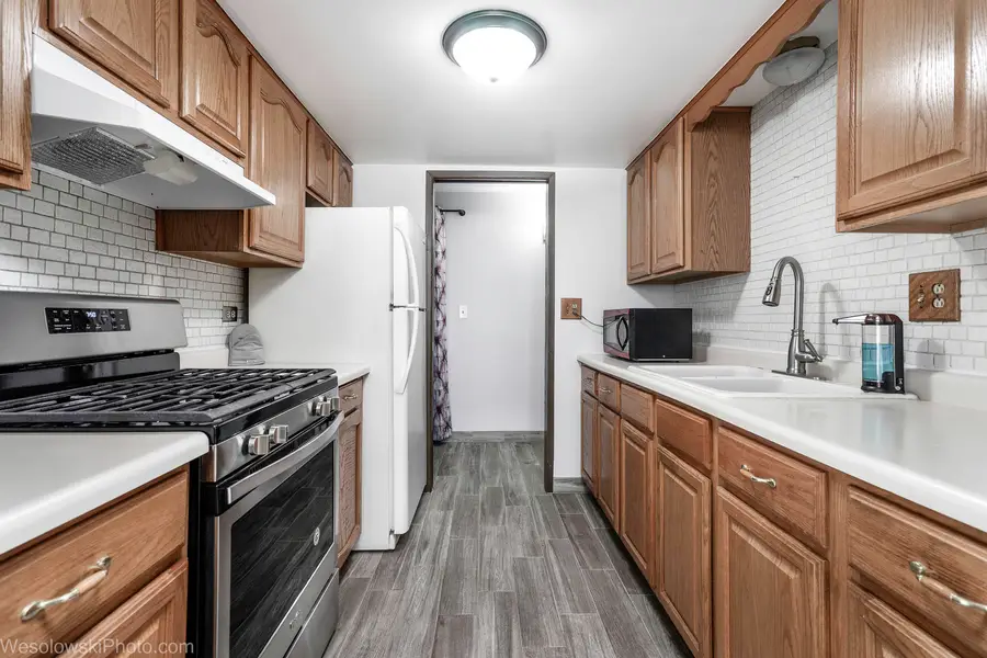 915 Graceland Avenue #1C, Des Plaines, IL 60016 - #3