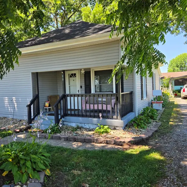 903 S Walnut Street, Sesser, IL 62884