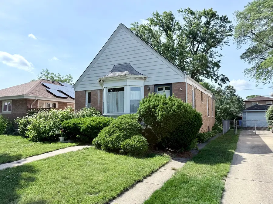 7607 W Hortense Avenue, Chicago, IL 60631 - #3