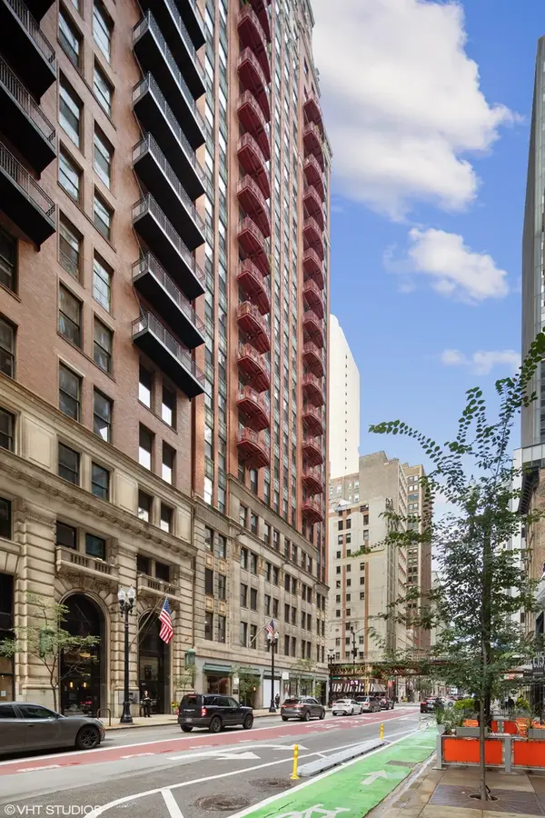 208 W Washington Street #1801, Chicago, IL 60606