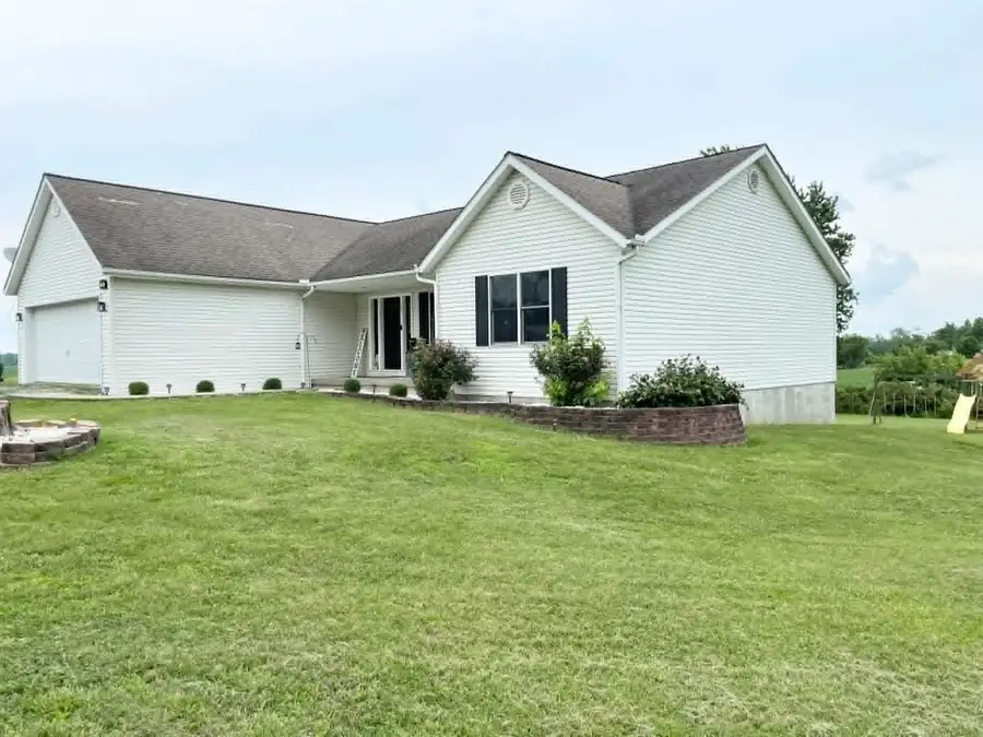 19 Gregg Lane, Harrisburg, IL 62946 - #3