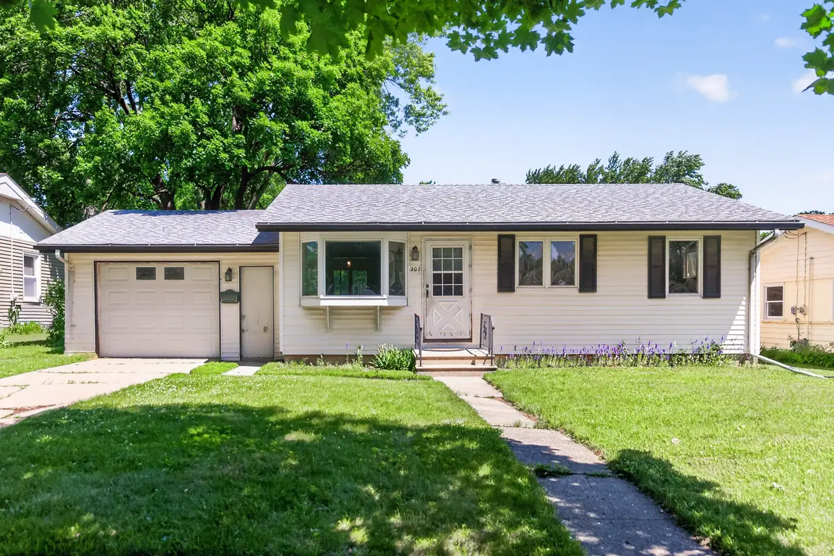 207 River Drive, Dekalb, IL 60115 - #1