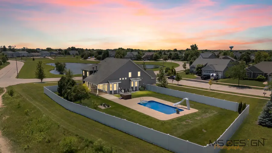 657 Brighton Way, Sycamore, IL 60178 - #2