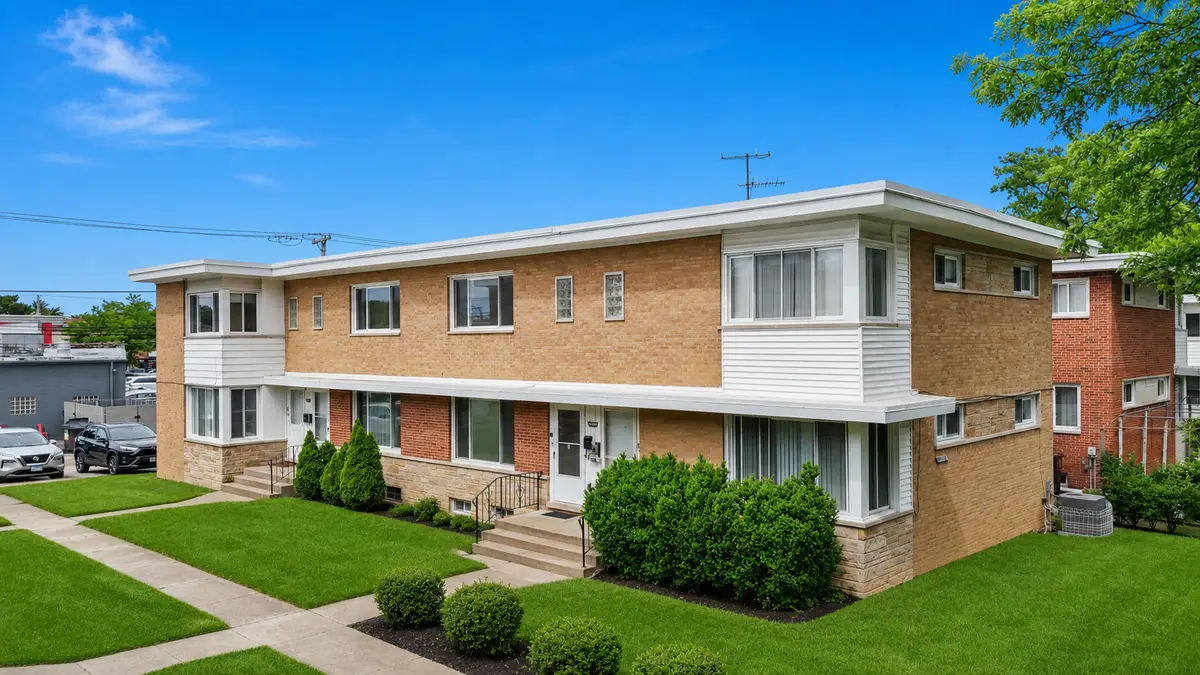 4864 Carol Street #B, Skokie, IL 60077 - #1