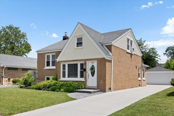 1637 Norfolk Avenue, Westchester, IL 60154