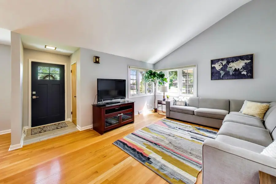 586 E Park Avenue, Elmhurst, IL 60126 - #3
