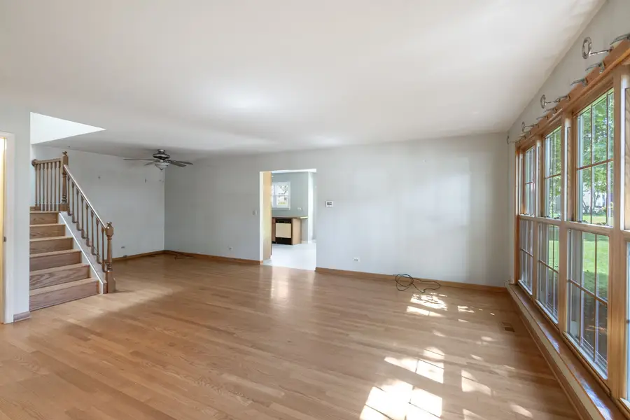 1059 Ridgefield Circle, Carol Stream, IL 60188 - #3