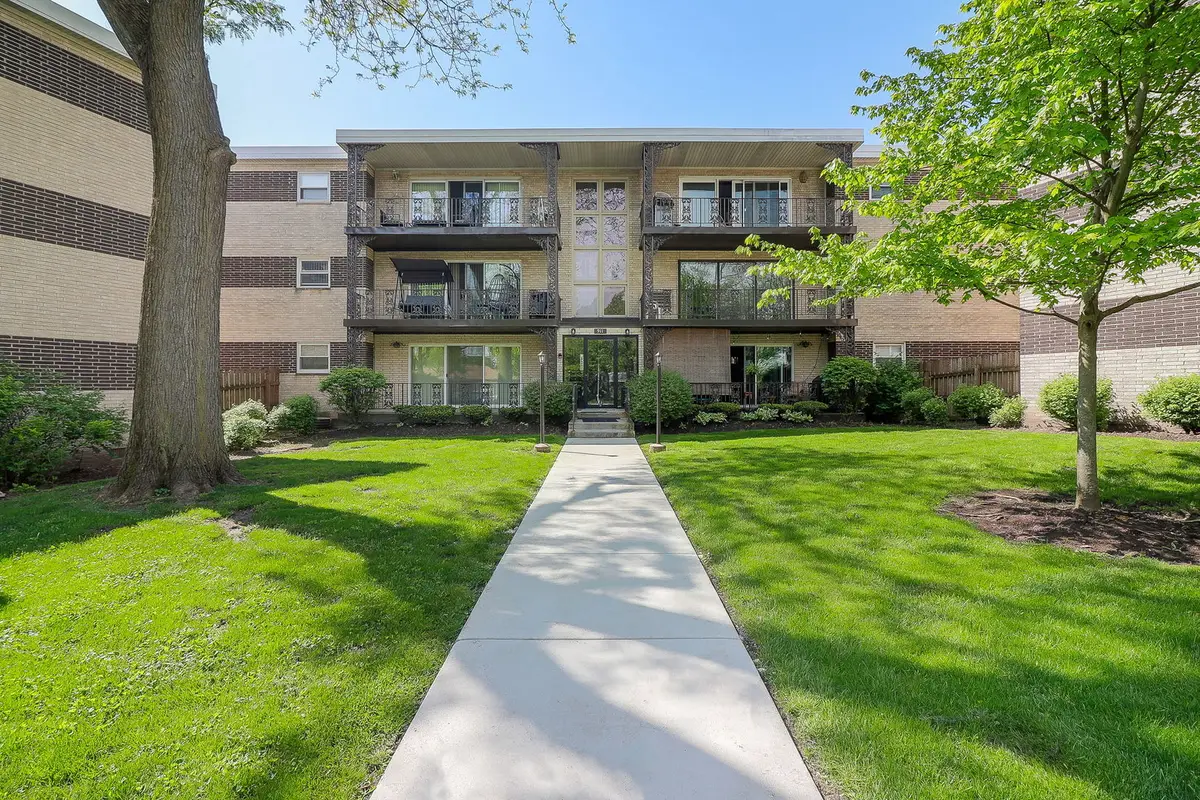 911 8th Avenue #5, La Grange, IL 60525 - #1