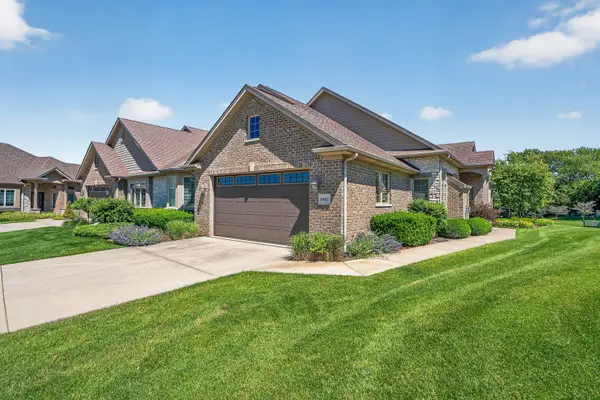8967 Holland Harbor Circle, Frankfort, IL 60423