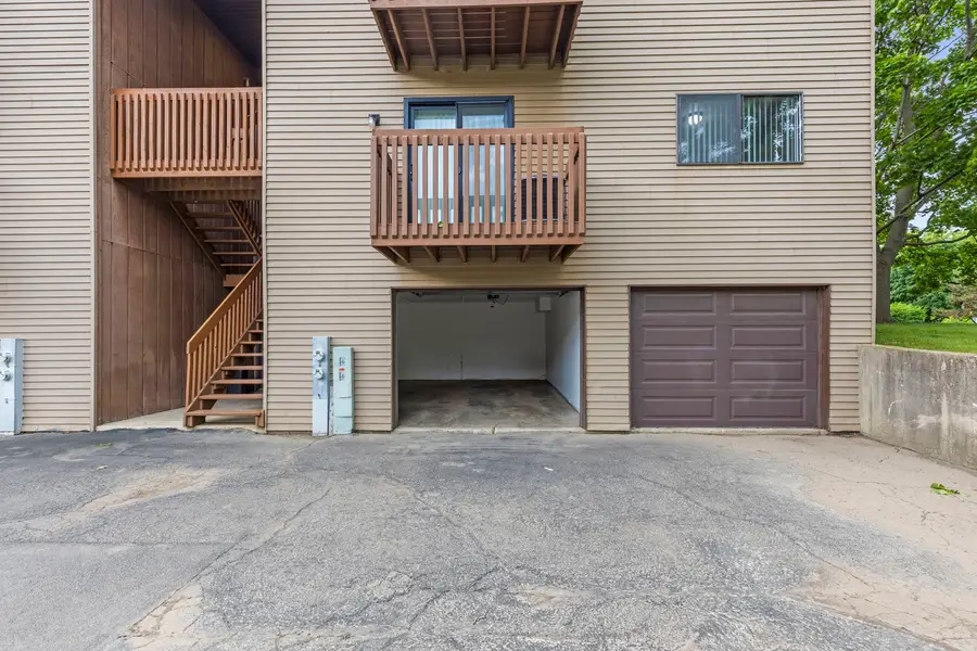 401 Concord Avenue #G, South Elgin, IL 60177 - #2
