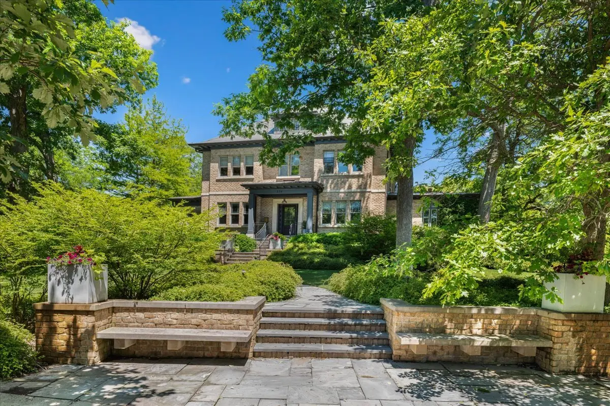 395 Greenleaf Avenue, Glencoe, IL 60022 - #1