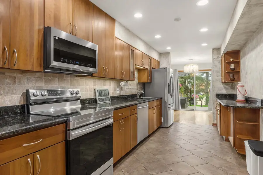 8316 Highpoint Circle #F, Darien, IL 60561 - #2