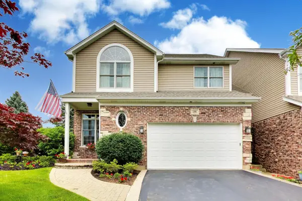 1281 S Falcon Drive, Palatine, IL 60067