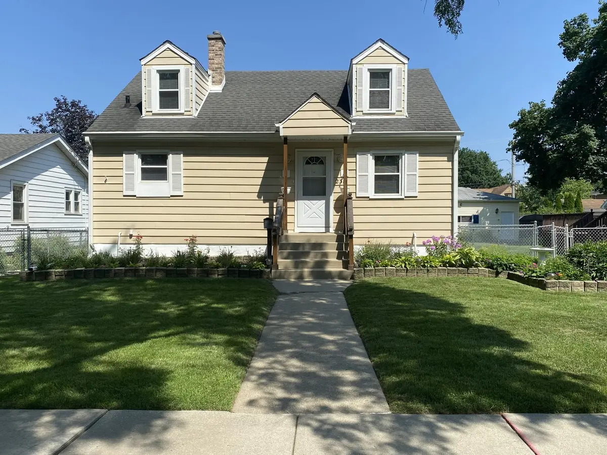 231 S Mason Street, Bensenville, IL 60106 - #1