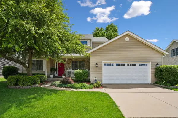 401 S 8th Avenue, Eldridge, IA 52748