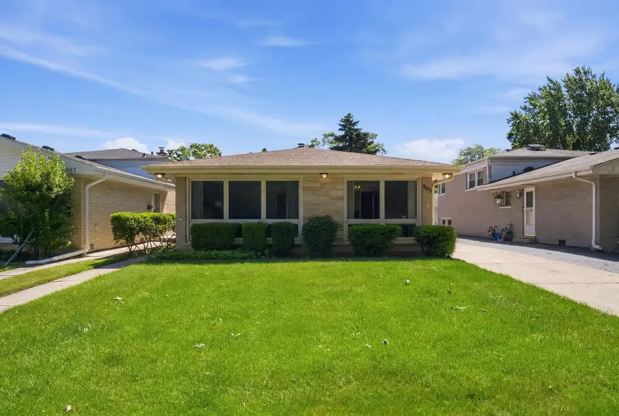 905 Long Road, Glenview, IL 60025 - #2