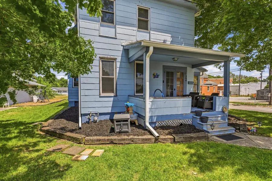 204 W Green Street, Farmer City, IL 61842 - #2