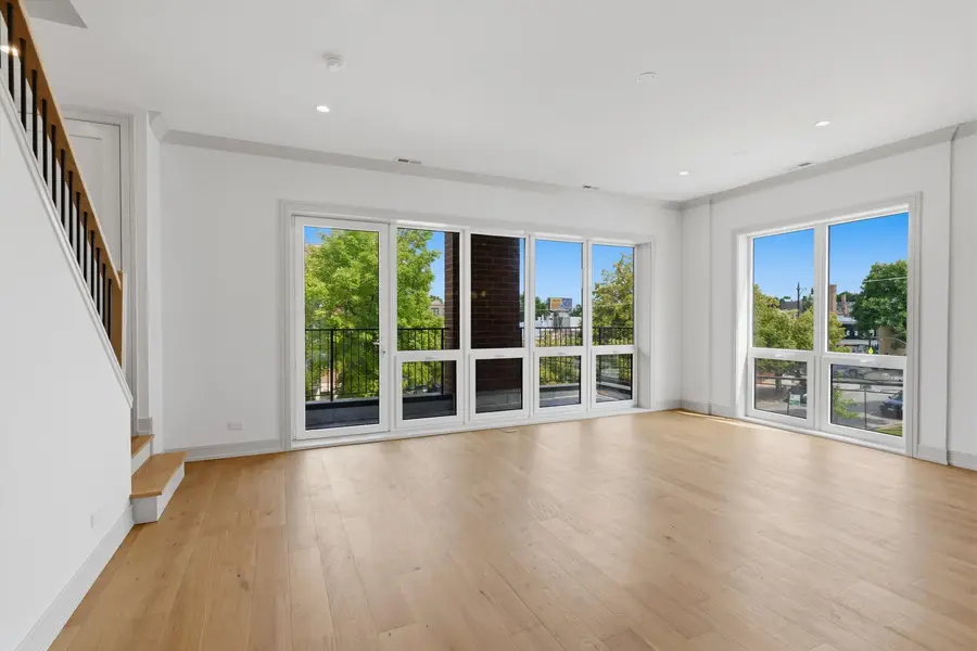 6414 N Francisco Avenue #202, Chicago, IL 60645 - #3