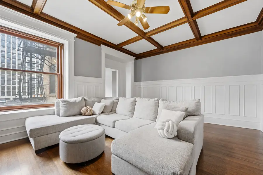 559 W Surf Street #306, Chicago, IL 60657 - #3