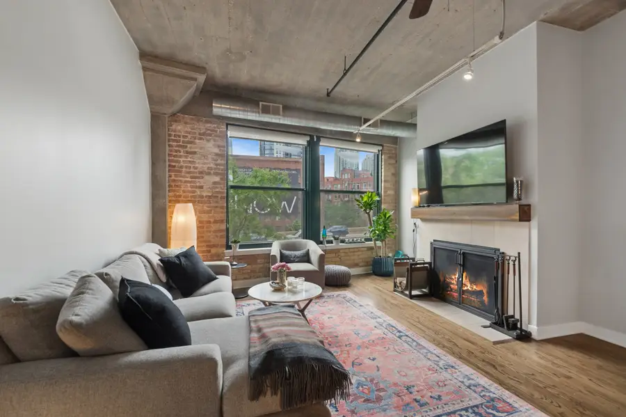 411 W Ontario Street #312, Chicago, IL 60654 - #3