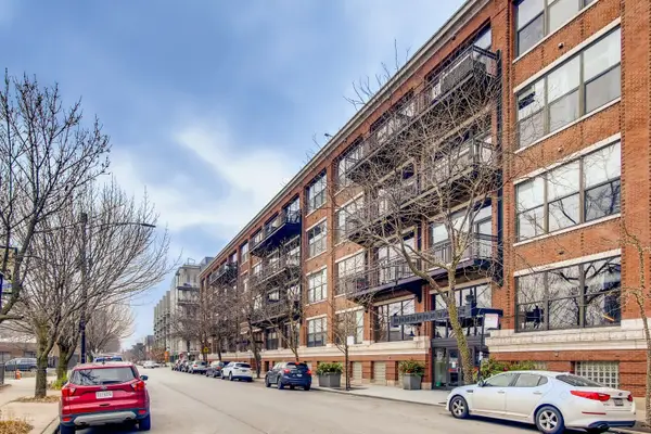 1040 W Adams Street #218, Chicago, IL 60607