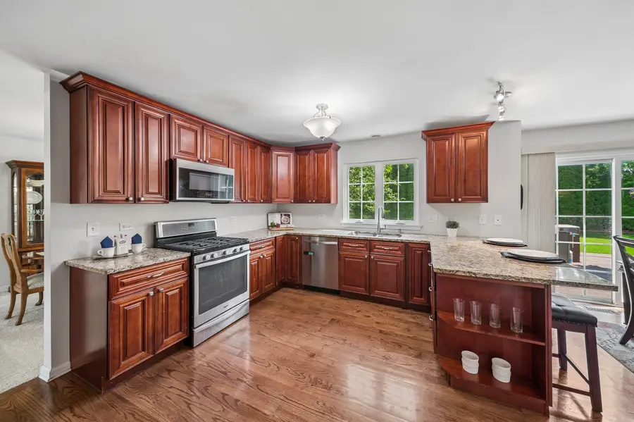 567 Lakeview Drive, Oswego, IL 60543 - #3