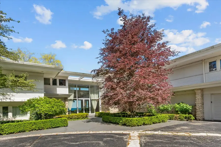 2441 Woodbridge Lane, Highland Park, IL 60035 - #2