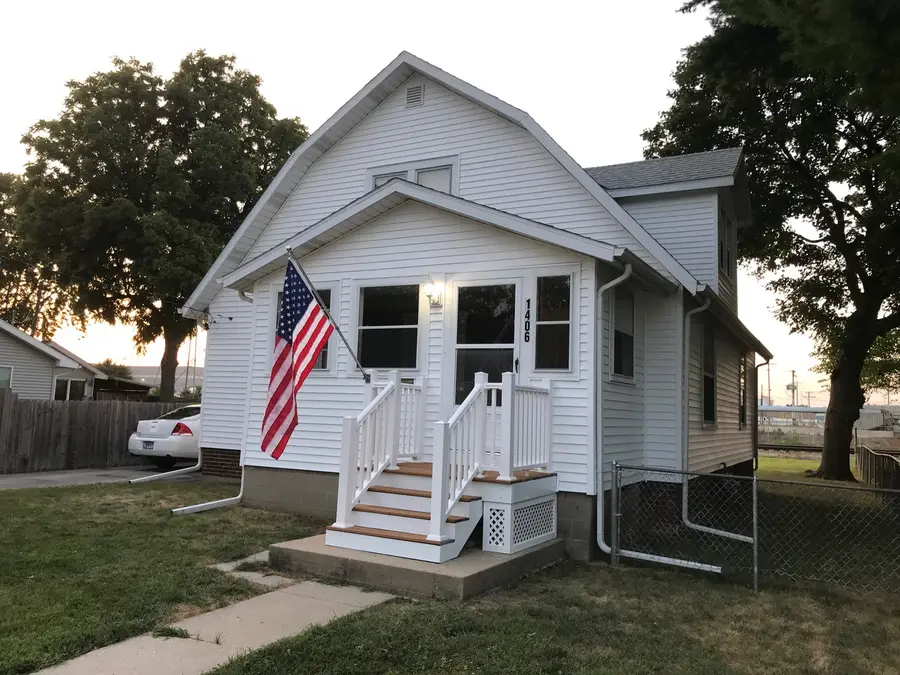 1406 W Columbia Avenue, Champaign, IL 61821 - #2