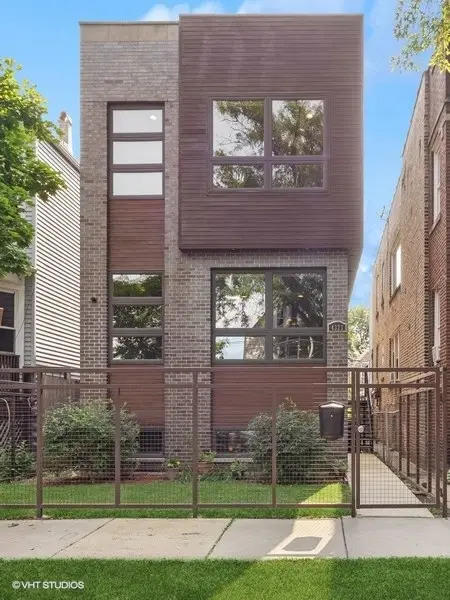 4323 N St Louis Avenue, Chicago, IL 60618