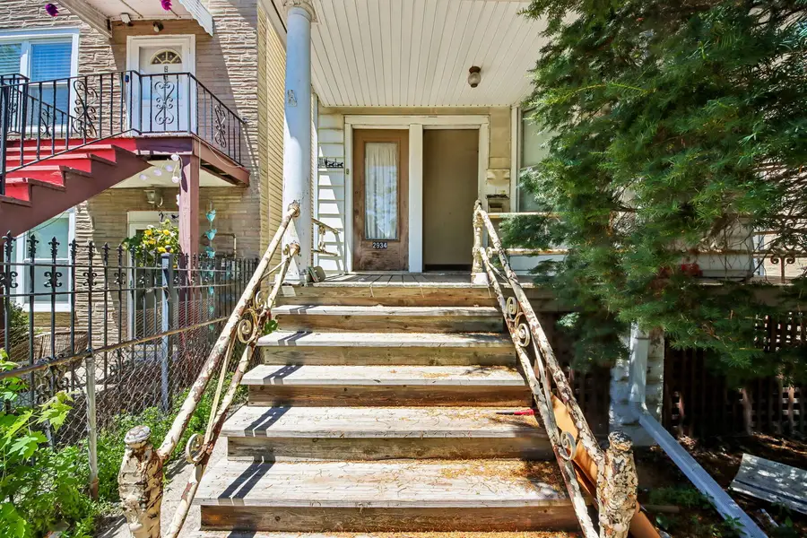 2934 N Gresham Avenue, Chicago, IL 60618 - #2